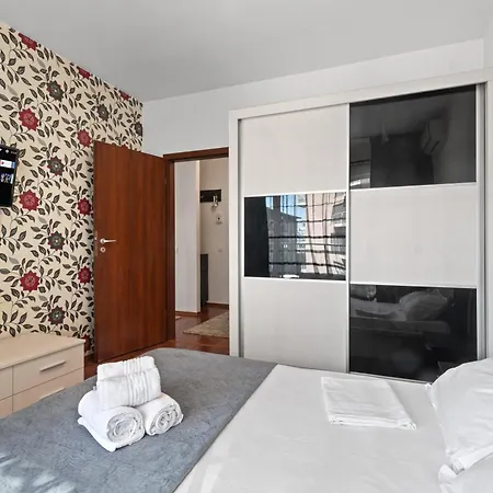 Dreamhouse Titan - Rasarit De Soare * Bukarest